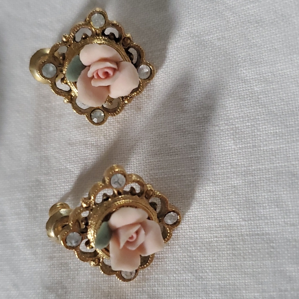 Vintage 90s metal, porcelain rose and crystal posted earrings